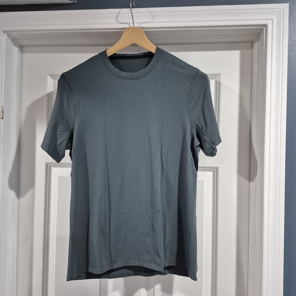 Lululemon Shirt Mens Medium Teal Performance Training Running Reflective Workout